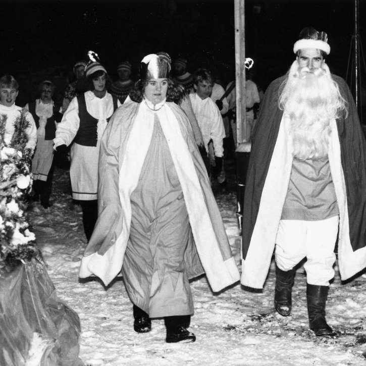 dagurthrettandagledi-16l