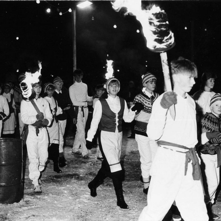 dagurthrettandagledi-18l