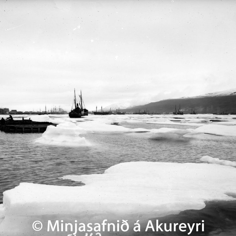 Hafís á Pollinum 12. júní 1915.