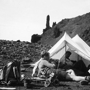 Tekin við Bræðrafell í Ódáðahrauni, 1. Eðvarð Sigurgeirsson, 2. Stefán Gunnbjörn Egilsson 3. Ólafur Jónsson, tekin ág.1938.