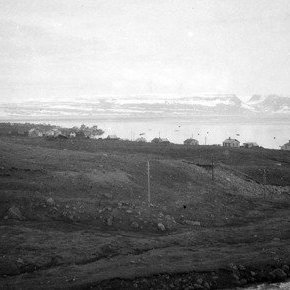 Súðavík, snæfjallaströnd í baksýn.