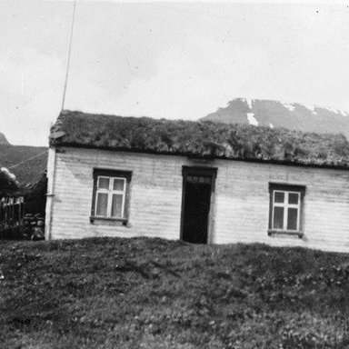 Tillaga:Reystarárskarð í Arnarneshreppi eða Miðgerði, Saurbæjarhreppi, Eyjafirði.