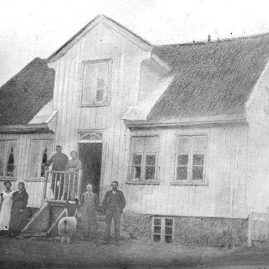 Mjóidalur í fremri Laxárdal, A-Hún. Byggt 1882. Flutt tilhoggið frá Noregi.