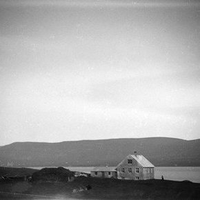 Ytri-Skjaldarvík, í Eyjafirði.