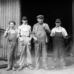 Verksmiðjukallar á Siglufirði. 1.Marinó Marinósson, 3 Pétur Vermundsson.