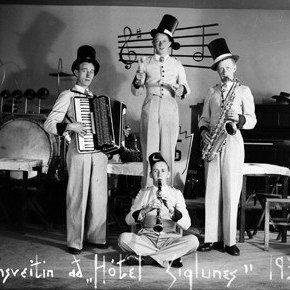 Hljómsveit að Hótel Siglunes á Siglufirði 1939. 2.Páll Bernburg, 4.Þorvaldur Steingrímsson.