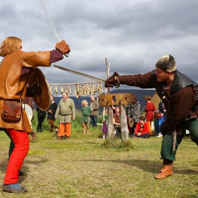 Það slær stundum í brýnu á Gásum. Vanir bardagakappar Rimmugýgs.