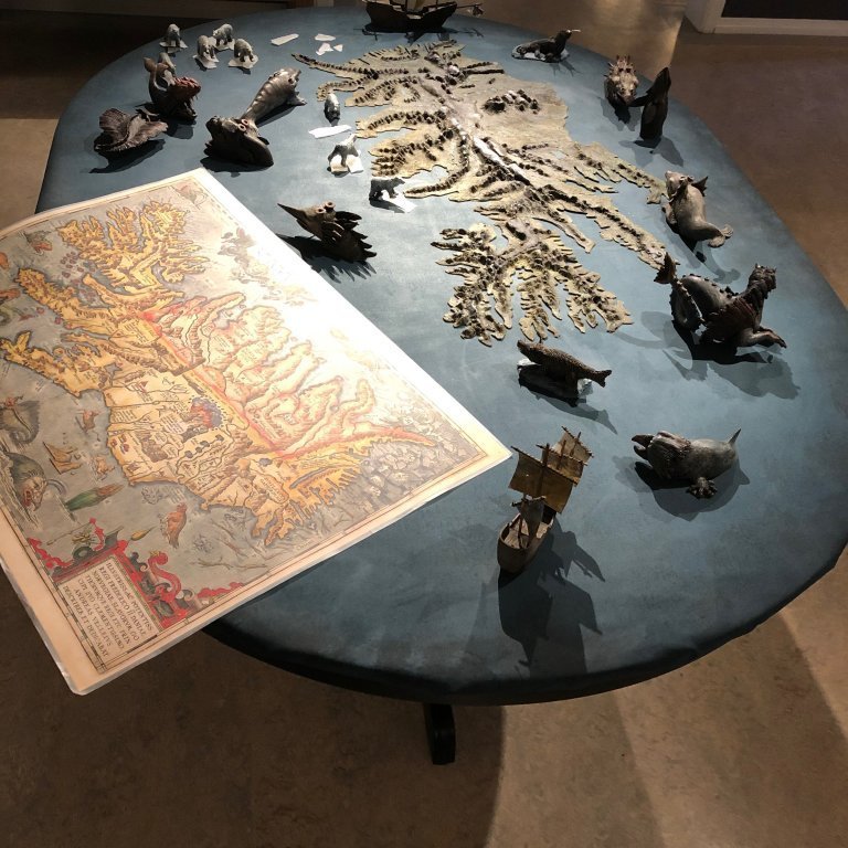 Islandia leikjaborðið í sýningunni Land fyrir stafni - Schulte kortasafnið.
Islandia activity board in the exhibition Land Ahoy - Schulte collection of antique maps.