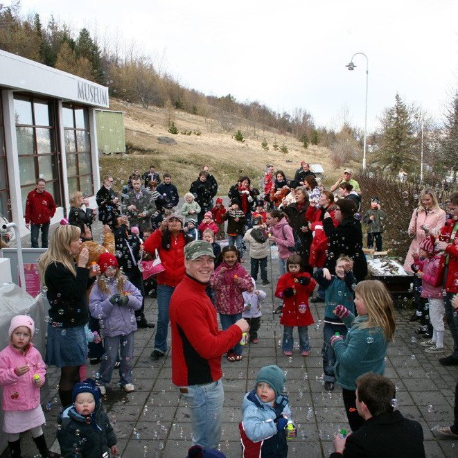 Vetrinum blásið brott.