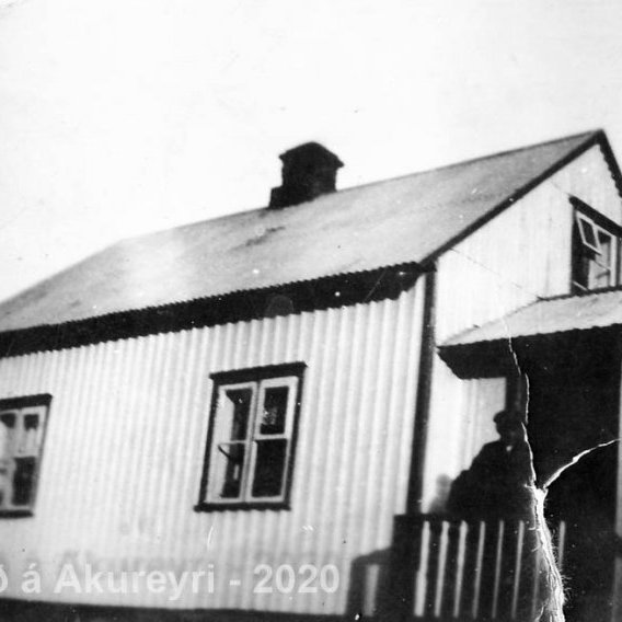 Þekkir þú… staðinn, fólkið, tilefnið eða tímann?  Sendu okkur póst minjasafnid@minjasafnid.is