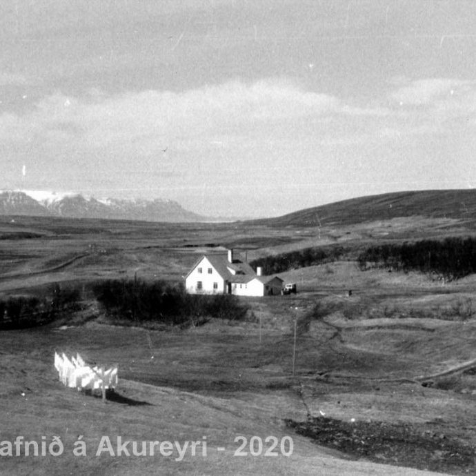 116. Prestsetrið Hólum í Hjaltadal.
Þekkir þú… staðinn, fólkið, tilefnið eða tímann?  Sendu okkur póst minjasafnid@minjasafnid.is