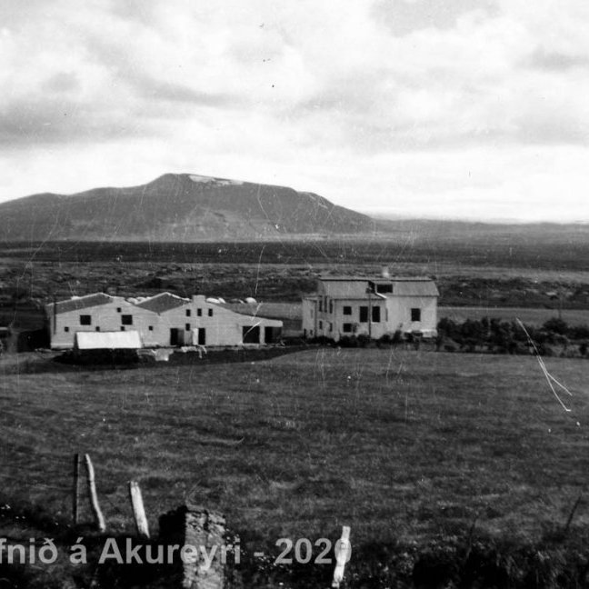 119. Kalmanstunga í Borgarfirði efsta bær í Hvítársíðu
Þekkir þú… staðinn, fólkið, tilefnið eða tímann?  Sendu okkur póst minjasafnid@minjasafnid.is