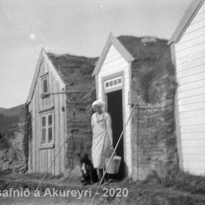 Þekkir þú… staðinn, fólkið, tilefnið eða tímann?  Sendu okkur póst minjasafnid@minjasafnid.is