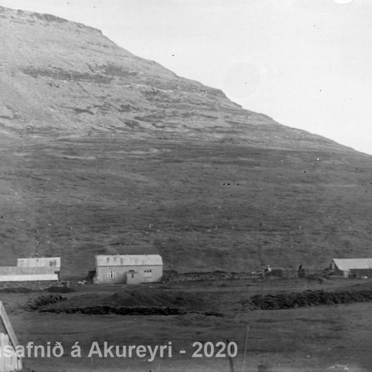 Þekkir þú… staðinn, fólkið, tilefnið eða tímann?  Sendu okkur póst minjasafnid@minjasafnid.is