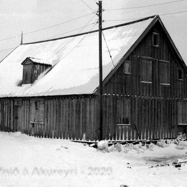 42. Kornhúsið á Vopnafirði sem síðar var  flutt á Árbæjarsafn. Í þessu húsi gaf Kristján Fjallaskáld upp öndina.
