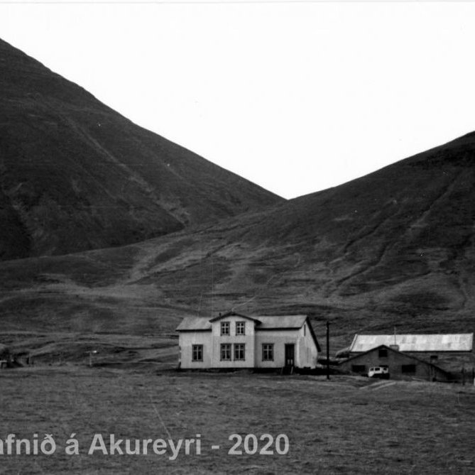 49. Stóridalur, Saurbæjarhreppi (1954?)
Þekkir þú… staðinn, fólkið, tilefnið eða tímann?  Sendu okkur póst minjasafnid@minjasafnid.is