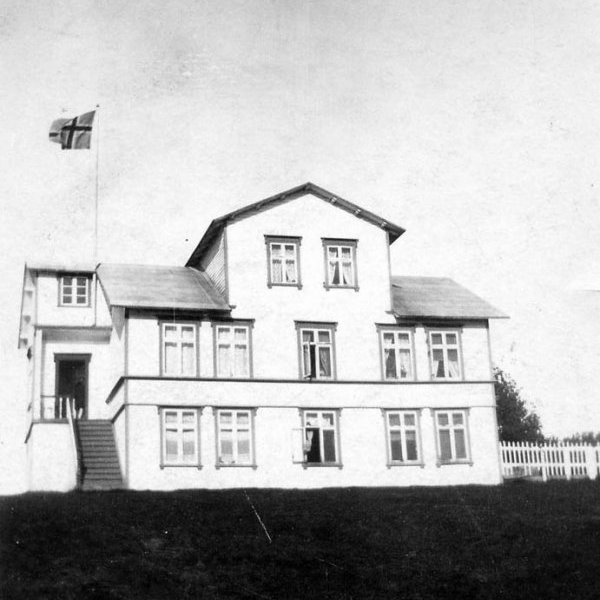 Selaklöpp í Hrísey.
Þekkir þú… staðinn, fólkið, tilefnið eða tímann?  Sendu okkur póst minjasafnid@minjasafnid.is