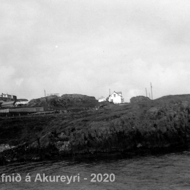 72. Vopnafjörður.
Þekkir þú… staðinn, fólkið, tilefnið eða tímann?  Sendu okkur póst minjasafnid@minjasafnid.is