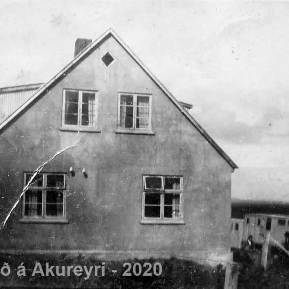 Þekkir þú… staðinn, fólkið, tilefnið eða tímann?  Sendu okkur póst minjasafnid@minjasafnid.is