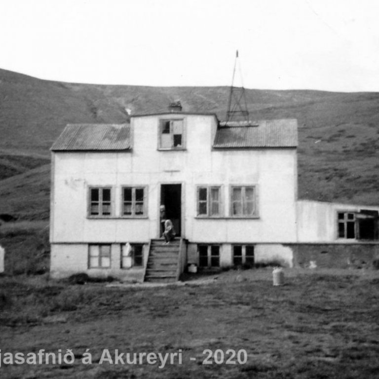 87. Illugastaðir í Fnjóskadal.
Þekkir þú… staðinn, fólkið, tilefnið eða tímann?  Sendu okkur póst minjasafnid@minjasafnid.is