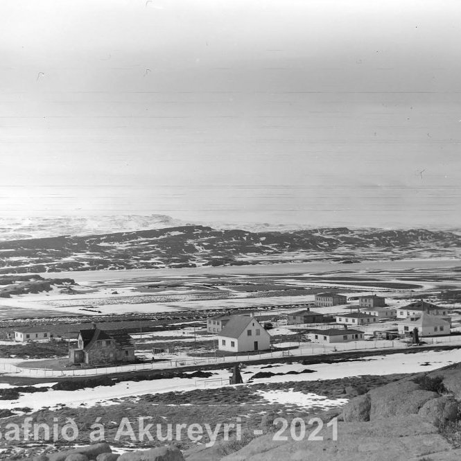 8. Horft til norðurs yfir Egilsstaði. 
Þekkir þú… staðinn, fólkið, tilefnið eða árið? Sendu okkur póst minjasafnid@minjasafnid.is