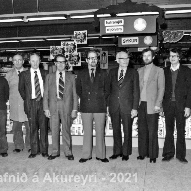 Þekkir þú… staðinn, fólkið, tilefnið eða árið? Sendu okkur póst minjasafnid@minjasafnid.is