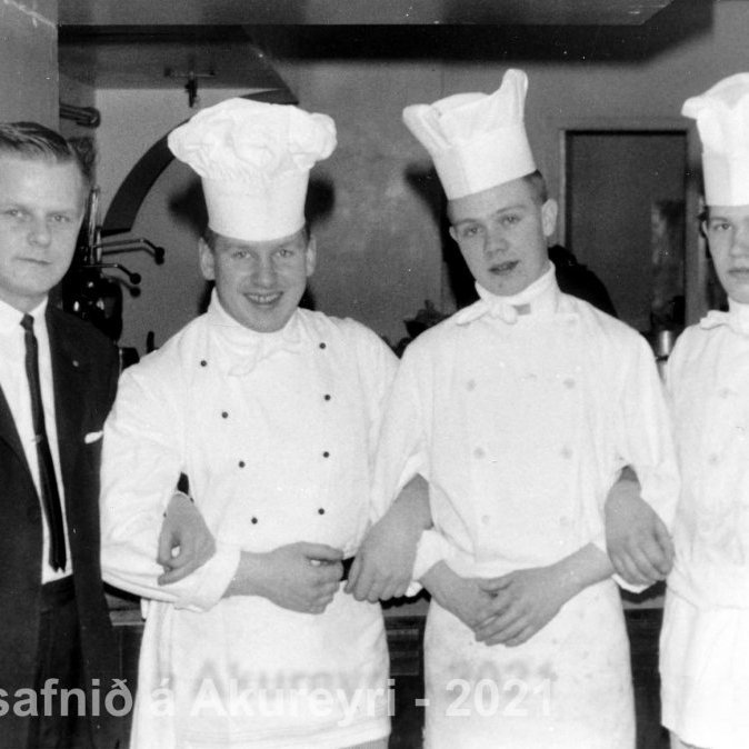 Þekkir þú… staðinn, fólkið, tilefnið eða árið? Sendu okkur póst minjasafnid@minjasafnid.is