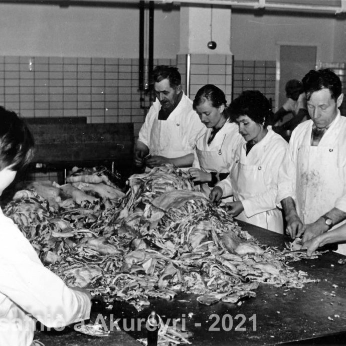 115. Þekkir þú… staðinn, fólkið, tilefnið eða árið? Sendu okkur póst minjasafnid@minjasafnid.is