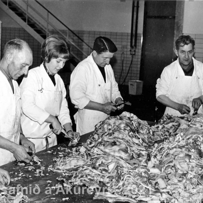 117. Þekkir þú… staðinn, fólkið, tilefnið eða árið? Sendu okkur póst minjasafnid@minjasafnid.is