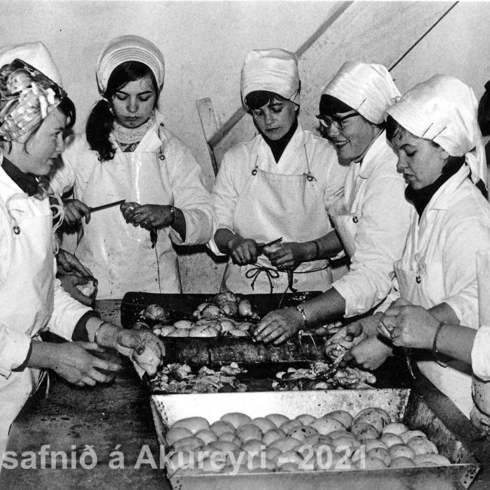 117. Þekkir þú… staðinn, fólkið, tilefnið eða árið? Sendu okkur póst minjasafnid@minjasafnid.is