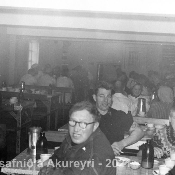 120. Þekkir þú… staðinn, fólkið, tilefnið eða árið? Sendu okkur póst minjasafnid@minjasafnid.is