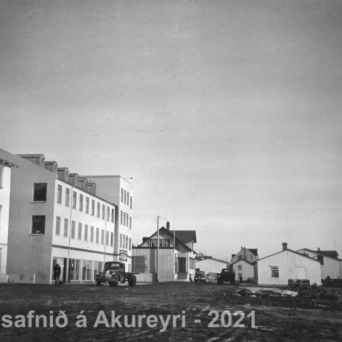 33. Neskaupstaður
Þekkir þú… staðinn, fólkið, tilefnið eða árið? Sendu okkur póst minjasafnid@minjasafnid.is