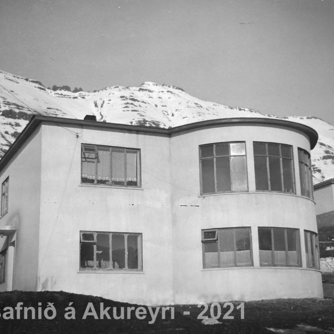 Þekkir þú… staðinn, fólkið, tilefnið eða árið? Sendu okkur póst minjasafnid@minjasafnid.is34.