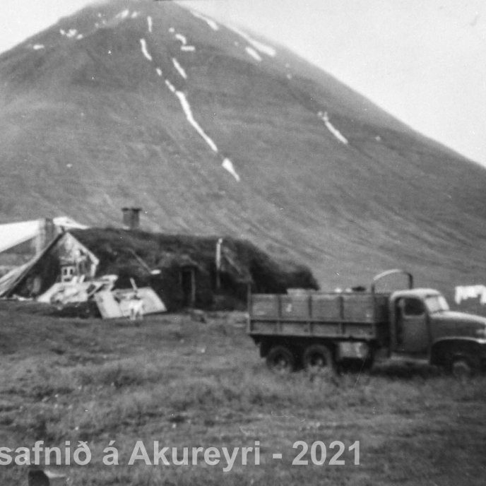 58. Þorsteinsstaðir í Svarfaðardal.
Þekkir þú… staðinn, fólkið, tilefnið eða árið? Sendu okkur póst minjasafnid@minjasafnid.is
