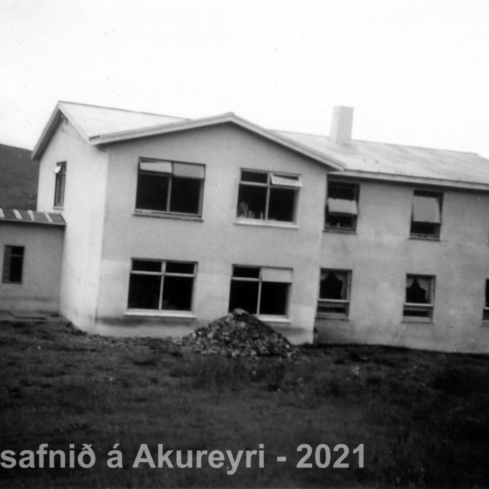 63. Laugar í Sælingsdal.
Þekkir þú… staðinn, fólkið, tilefnið eða árið? Sendu okkur póst minjasafnid@minjasafnid.is