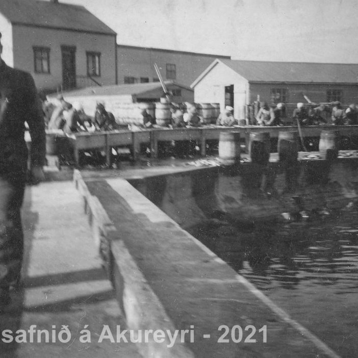 69.  Þekkir þú… staðinn, fólkið, tilefnið eða árið? Sendu okkur póst minjasafnid@minjasafnid.is