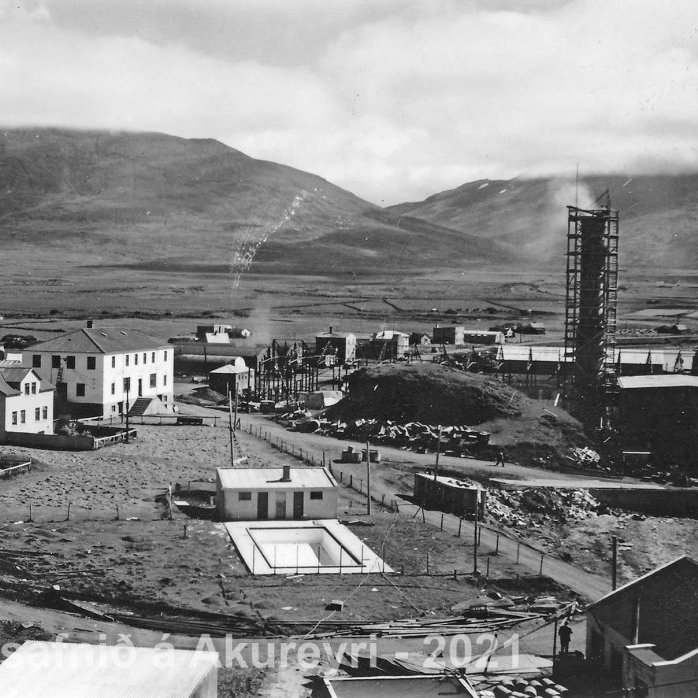 92. Skagaströnd?
Þekkir þú… staðinn, fólkið, tilefnið eða árið? Sendu okkur póst minjasafnid@minjasafnid.is