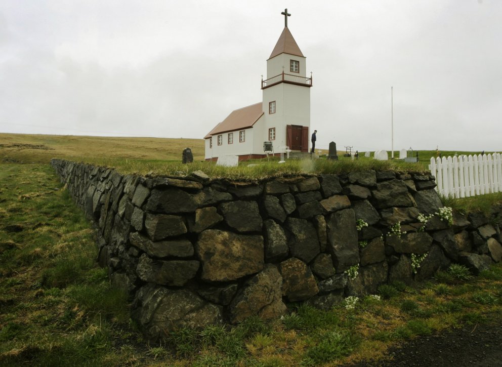 Miðgarðakirkja