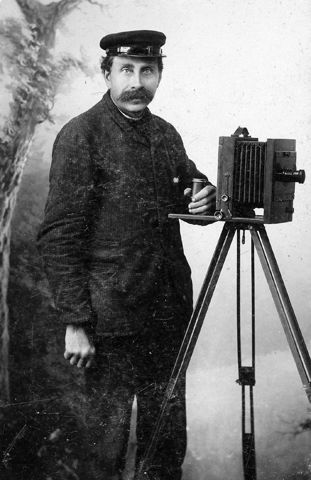 Jón Júlíus Árnason ljósmyndari 1878-99.