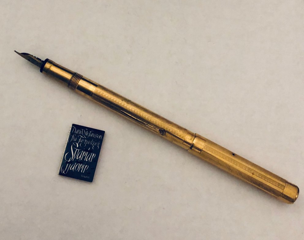 Svartar fjaðrir í sinni smæstu mynd.