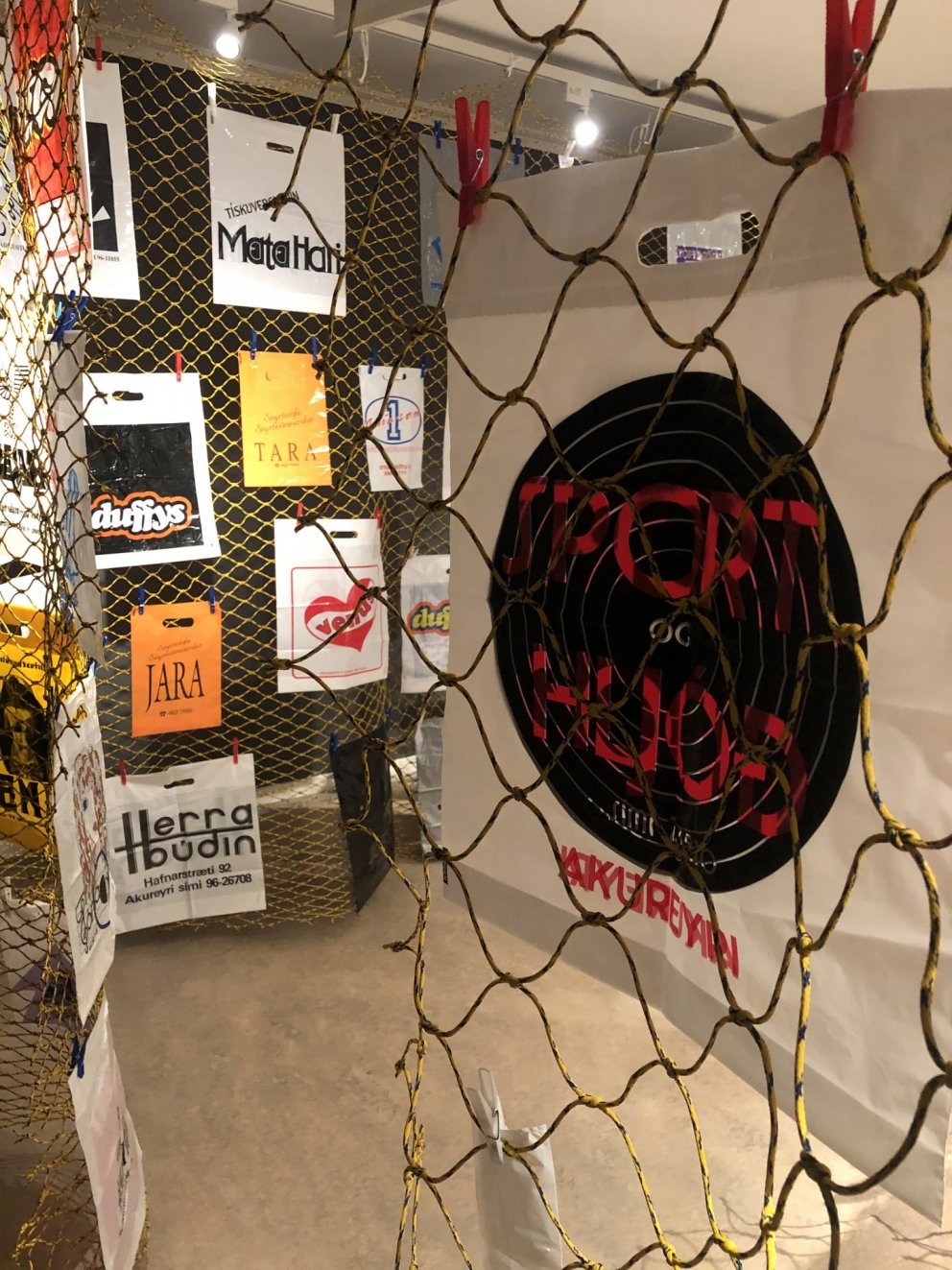 Manstu eftir pokanum úr þessari verslun? Manstu hvað þú verslaðir?