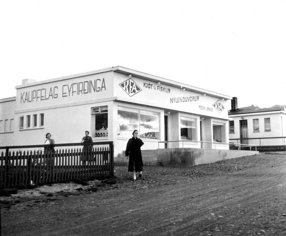 Útibú Kea í Grænumýri. Þar var um tíma einnig að finna útibú frá Hafnarbúðinni, þá var stutt í Garðs…