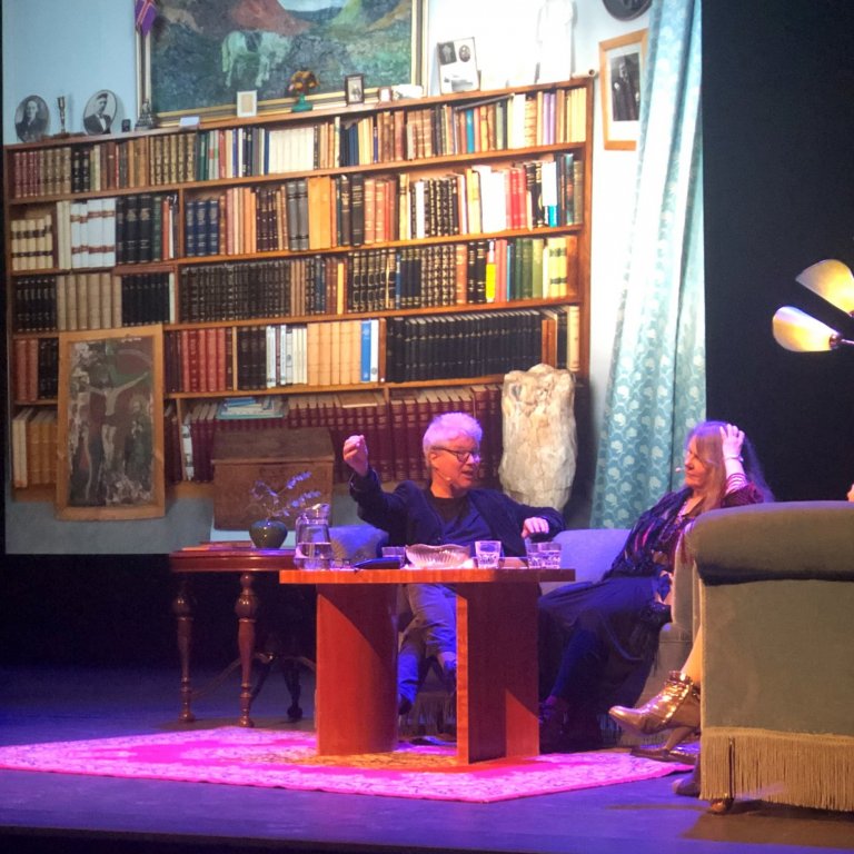 Gestaboð í Hofi vegna Svartra fjaðra