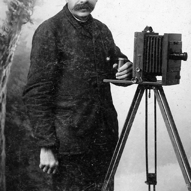 Jón Júlíus Árnason ljósmyndari 1878-99.